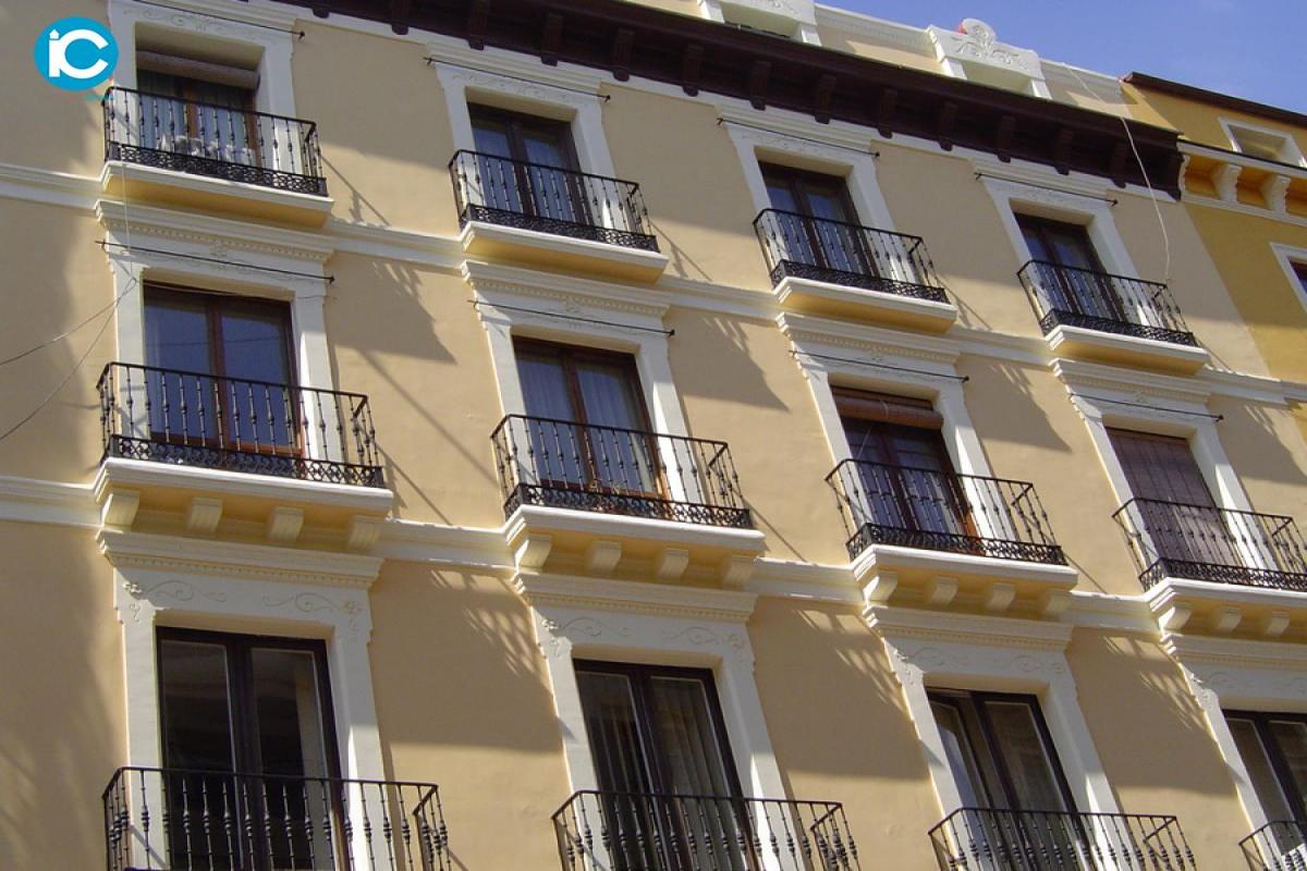 Edificio nuevo en la mas comercial de Granada centro