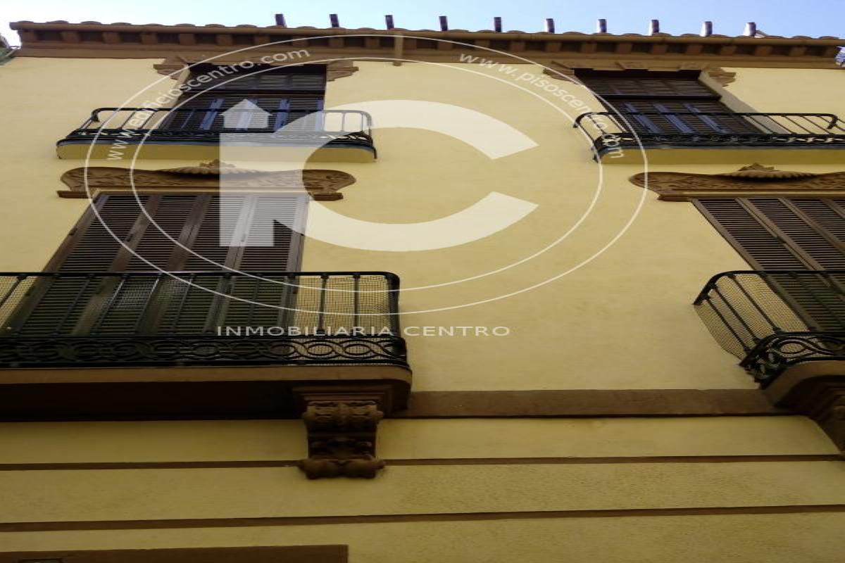Edificio frente El Corte Inglés