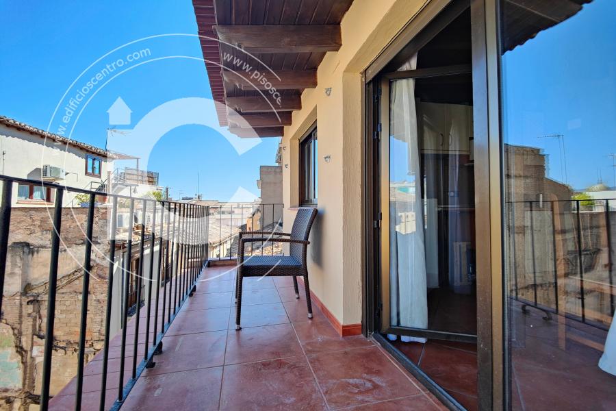 Ático dúplex junto a la Catedral de Granada