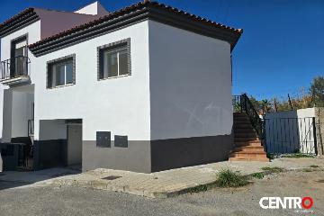 Chalet pareado en Jun